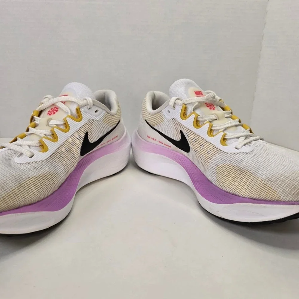 Nike Womens 9.5 Zoom Fly 5 Running Shoes White Rush Fuchsia Purple DM8974-100